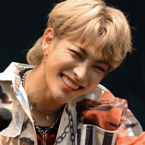 Ateez Hair, Hongjoong Smile, Kpop Core, Oh Captain My Captain, Captain My Captain, Hongjoong Ateez, Dirty Blonde, Woo Young, Kim Hongjoong