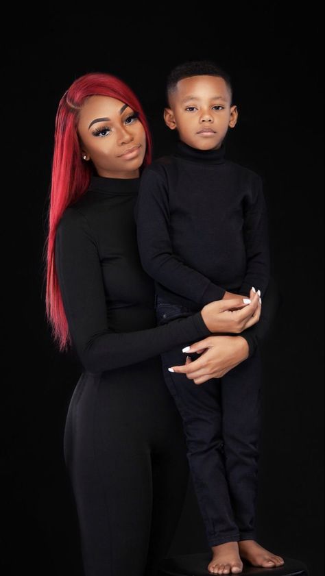 Boy Mom Pictures, Mother Son Matching Outfits, Mom Photo Shoots, Mommy Son Pictures, Mommy Son Outfits, Mom And Son Outfits, Mommy Daughter Photoshoot, Mother Son Photos, Mommy Daughter Pictures