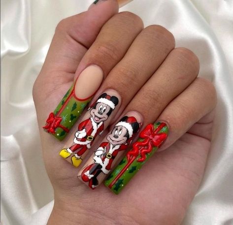 Mickey Mouse Nail Design, Mouse Nail Art, Mickey Costume, Mickey Mouse Nail Art, Silhouette Nails, Disney Christmas Nails, Disneyland Nails, Mouse Nails, Mickey Mouse Nails