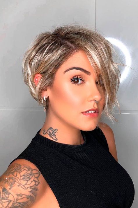 67 Ideas Of Inverted Bob Hairstyles To Refresh Your Style Bob Inversat, Inverted Bob Haircuts, Inverted Bob Hairstyles, Choppy Bob Hairstyles, Lob Hairstyle, Inverted Bob, Short Bob Haircuts, Long Bob Hairstyles, Side Bangs