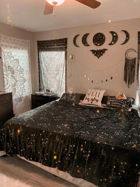 Witchy Room Aesthetic, Witchy Room, Redecorate Bedroom, Aesthetic Rooms, Dreamy Room, Dream Room Inspiration, Design Del Prodotto, Room Inspiration Bedroom, Room Ideas Bedroom