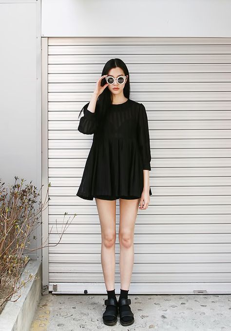 Shop this look on Lookastic:  https://lookastic.com/women/looks/casual-dress-shorts-flat-sandals-socks-sunglasses/2967  — Black Pleated Casual Dress  — Black Socks  — Black Shorts  ��— Black and White Sunglasses  — Black Leather Flat Sandals Little Black Dress Outfit, Look Festival, Woman In Black, Hippy Chic, Black Dress Outfits, Short Dresses Casual, Black Women Fashion, Inspired Outfits, Minimal Fashion