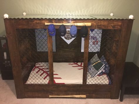 Baseball dugout bed that Easton's daddy made for him. Thanks to Cristen at GAandtheBear for the awesome baseball quilt!!! Baseball Bed, Baseball Dugout, Baseball Bedroom, Sports Bedding, Sport Bedroom, Baseball Room, Baseball Decor, Boys Rooms, Sports Room