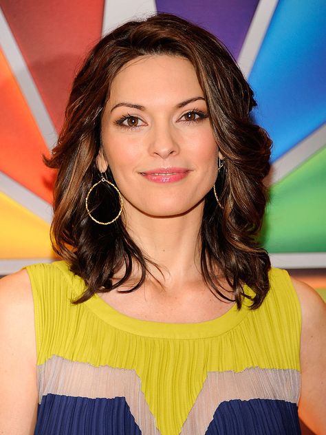 Cute medium length style Alana Delagarza, Brunette Medium, Hair Layers, Morena Baccarin, Diane Lane, The Abc, Karlie Kloss, Mexican American, Flawless Face