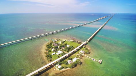 The Keys: Seven Mile Bridge Seven Mile Bridge, Things To Do In Florida, Florida East Coast, Ybor City, The Florida Keys, Visit Florida, Nature Center, Free Things To Do, Open Water