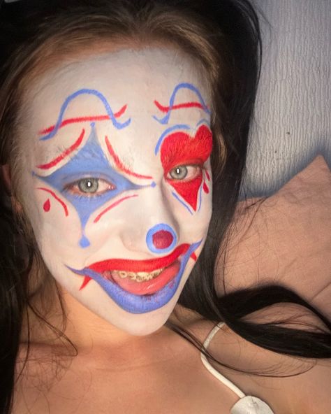 First look of Halloween🤡🎪 Reel will be posted later👀keep an eye out. Only used product!! The 42 colour face and body paint palette from @amazonuk #halloween #halloweenmakeup #halloweenlife #makeupartist #makeupforhalloween #clown #clownmakeup #clowncheck Clown Makeup Colorful, Pippin Makeup, Clown Face Makeup, Clown Makeup Looks, Funky Makeup, Clown Face, Clown Faces, Creative Eye Makeup, Clown Makeup