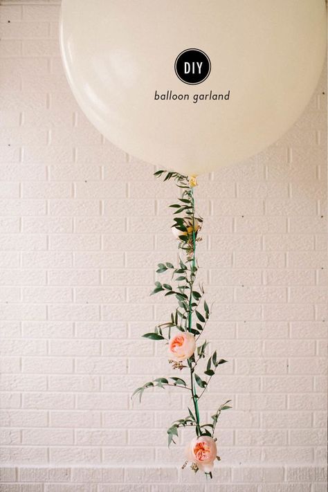 DIY Floral Balloon Garland Floral Balloon Garland, Style Me Pretty Living, Floral Balloons, Flowers And Greenery, Diy Balloon, Festa Party, Floral Garland, Balloon Diy, Deco Floral