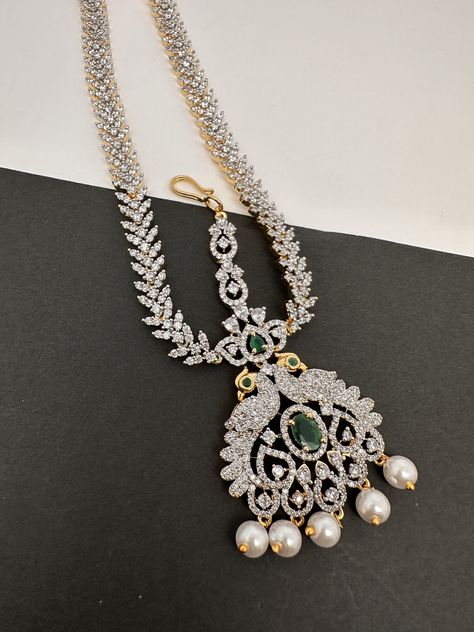 Bridal Jewelry Pakistani, Mang Tika, Indian Bridal Jewelry, Matha Patti, Jewelry Pakistani, Pakistani Jewelry, Bridal Jewellery Indian, Emerald Stone, Boston Ma