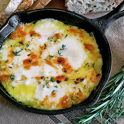 Ina Garten Baked Fontina Cheese Recipe for Two is simple to make. Just cube Fontina cheese, top it with garlic, rosemary, and thyme, and bake! Appetizer For Two, Fontina Cheese Recipes, Baked Fontina, Egg Farm, Recipe For Two, Cheese Appetizer, Rosemary And Thyme, Fontina Cheese, Farm Eggs