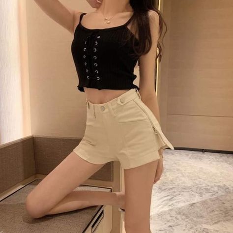 Zipper Shorts, Causual Outfits, Slim Fit Dresses, Kpop Fashion Outfits, Denim Shorts Women, Teenage Fashion Outfits, Edgy Outfits, Kpop Outfits, Korean Outfits