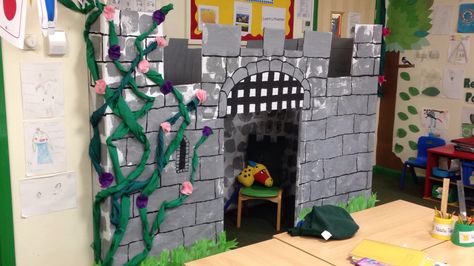 Castle role play area Castle Role Play Area, Reading Corner Classroom, Norman Castle, Dragons Love Tacos, Role Play Areas, Play Corner, Vbs 2023, Block Play, Jack And The Beanstalk