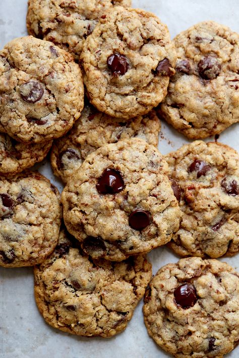 Mrs Fields Cookie Recipe, Mrs Fields Chocolate Chip Cookies, Mrs Fields Cookies, Mrs Fields, Best Oatmeal Cookies, Mint Chocolate Chip Cookies, Chocolate Peanut Butter Cookies, Chocolate Chip Cookie Recipe, Chocolate Cookie Recipes