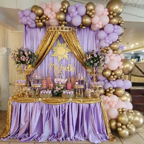 By @blossombloomsevents We specialize in *CANDY TABLES *Full set up with treats and candies or just set up *BALLOON DECOR *FLORAL… | Instagram Main Quince Table Ideas, Quinceañera Table Set Up, 18th Debut, Gift Table Decor, Napkins Rings, Candy Tables, Flowers Centerpieces, Quinceanera Planning, Main Table