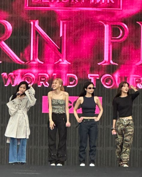 blackpink bangkok Blackpink Clothes, Jennie Style, Blackpink Outfits, Pop Clothing, Blackpink Born Pink, Born Pink World Tour, Asian Eyes, Asian Eye Makeup, Ginger Tea