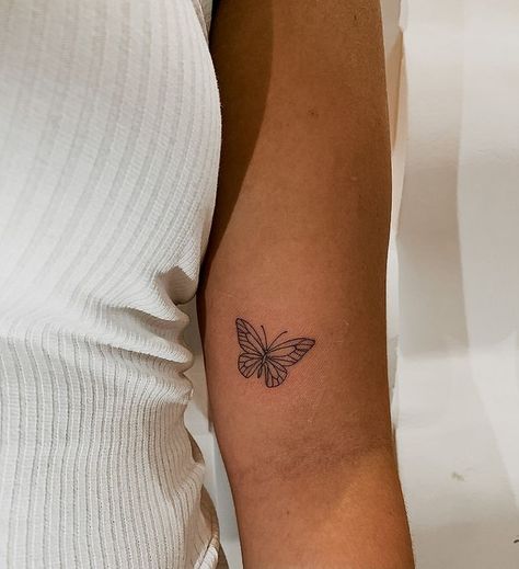 Simple Butterfly Tattoo, Underboob Tattoo Designs, Small Forearm Tattoos, Tattoo Butterfly, Anklet Tattoos, Small Pretty Tattoos, Petite Tattoos, Butterfly Tattoos, Discreet Tattoos