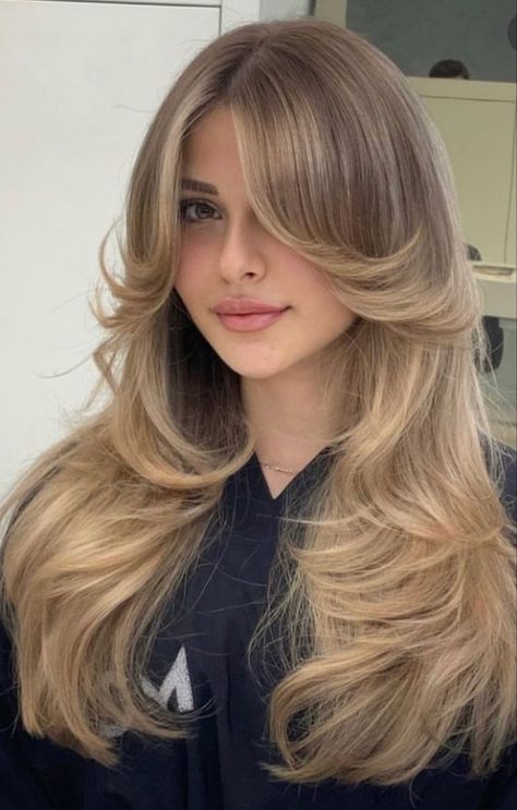 Rambut Brunette, Brunette Hair With Highlights, Hairstyles For Layered Hair, Blonde Hair Inspiration, Haircuts Straight Hair, Long Blonde, Hair Stylist Life, Haircuts For Long Hair, Long Blonde Hair