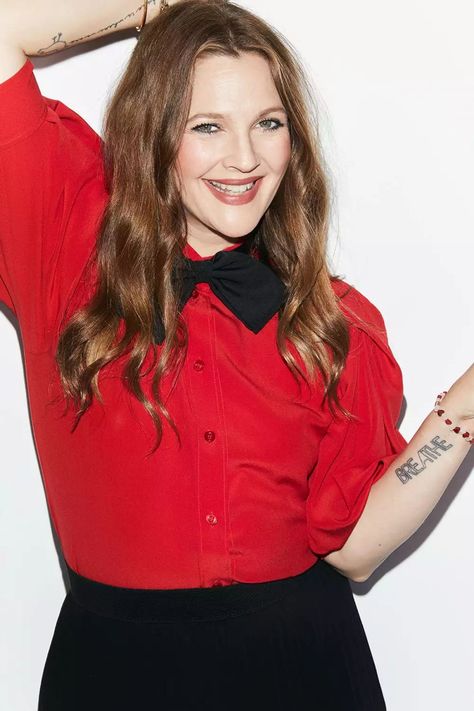 Drew Barrymore 2023, Drew Barrymore Photoshoot, Autumn Celebrities, Isla Fisher, Yearbook Photos, 30s Fashion, Mandy Moore, Leighton Meester, Hollywood Icons