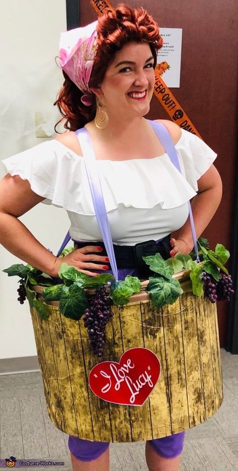 Lucy's Italian Movie - 2019 Halloween Costume Contest Italian Costume Ideas Women, Italian Halloween Costume, Italian Costume Ideas, Theme Dinners, Adult Tea Party, Italian Costume, Movie Halloween Costume, Italian Party, Italian Theme