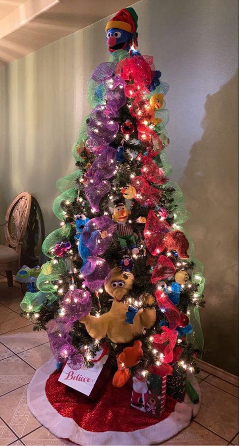 Sesame Street Christmas Tree Ideas, Elmo Christmas Tree Ideas, Sesame Street Christmas Tree, Elmo Christmas, Sesame Street Christmas, 2nd Christmas, Birthday Tree, 2025 Christmas, 2023 Ideas