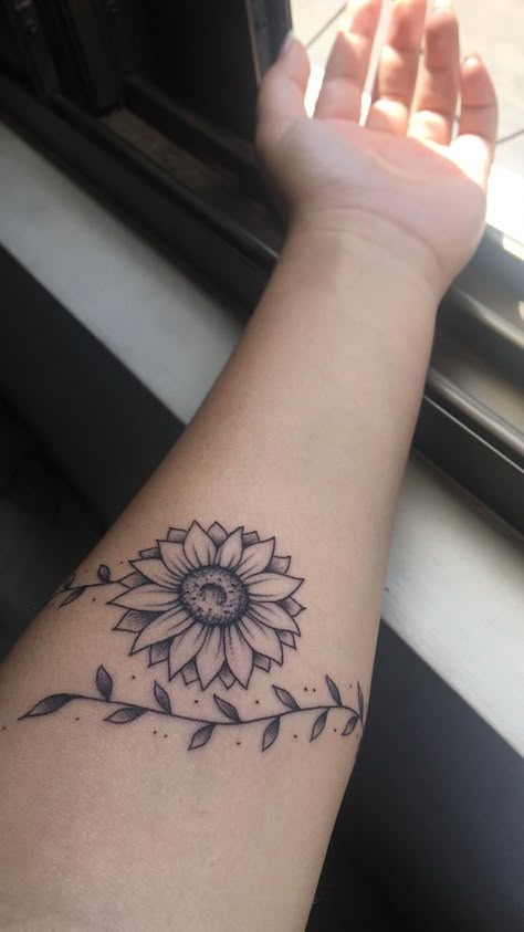 Sunflower Wrist Cuff Tattoo, Sunflower Tattoo Forearm Simple, Sunflower Band Tattoo, Sunflower Arm Band Tattoo, Sunflower Bracelet Tattoo, Sunflower Wrap Around Tattoo, Sunflower Arm Tattoos For Women, Sunflower Wrist Tattoo, Simple Sunflower Tattoo