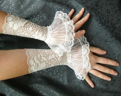 Lace Gloves Wedding, Baroque Wedding, Lace Fingerless Gloves, Etsy Inspiration, Wedding Gloves, Bridal Gloves, Lace Cuffs, Victorian Wedding, Lace Gloves