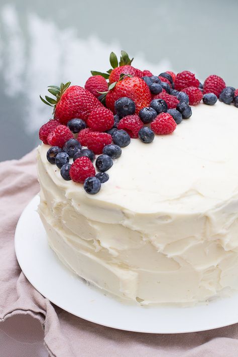 Copycat Whole Foods Chantilly Cake with Mascarpone Cream Cheese Frosting Chantilly Cake, Torte Cupcake, Baking Cupcakes, Moist Cakes, Frosting Recipes, Chantilly Lace, Whole Foods, Pavlova, Let Them Eat Cake