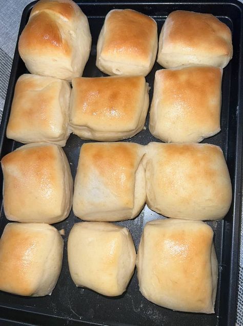 Texas Roadhouse Rolls Recipe Roadhouse Rolls Recipe, Honey Cinnamon Butter, Texas Roadhouse Rolls Recipe, Best Rolls, Thanksgiving Bread, Roadhouse Rolls, Texas Roadhouse Rolls, Honey Cinnamon, Biscuit Bread