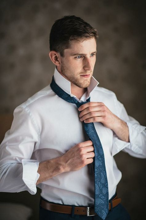 Holding Tie Pose, Pulling Necktie Pose Reference, Tie Photography Ideas, Tie Photoshoot, Adjusting Tie Pose, Formal Dresses For Men, Banana Republic Men, Mens Fashion Smart, Business Shirts