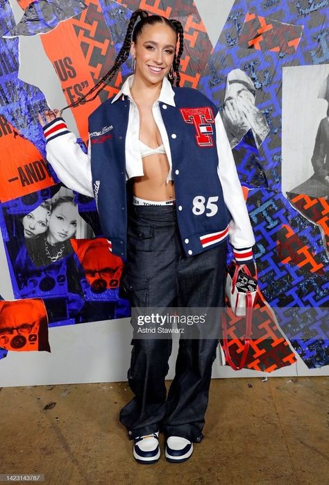 New York Fall Fashion, Revealing Outfit, Slay Outfits, Tate Mcrae, New York Fall, Concert Fits, Brooklyn New York, Performance Outfit, Concert Outfit