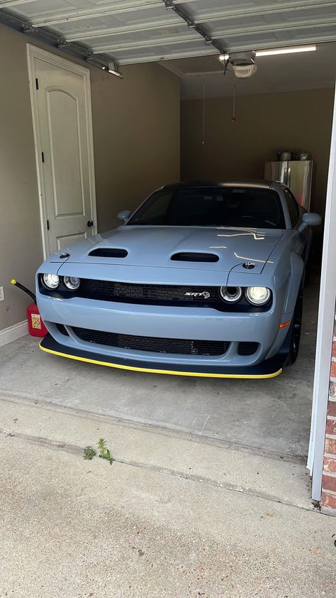 Srt Challenger, Charger Hellcat, Dodge Charger Hellcat, Charger Srt Hellcat, Dream Cars Mercedes, Dodge Muscle Cars, Pimped Out Cars, Lux Cars, Street Racing Cars