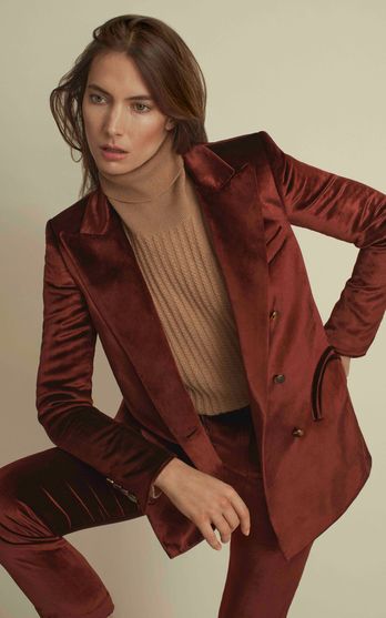 Mens Burgundy Blazer, Dark Academia Fashion Men, Oversized Blazers, Burgundy Outfit, Burgundy Blazer, Burgundy Jacket, Dark Academia Fashion, Maroon Shirts, Academia Fashion