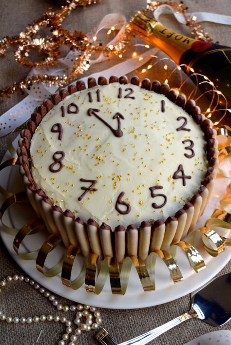 Chocolate, Cherry and Cognac New Years Eve Clock Cake New Year Eve Cake Ideas, New Year Cakes Ideas, New Years Eve Cakes, Clock Cakes Ideas, New Years Eve Cake Ideas, Cakes For New Year, New Years Cake Ideas, New Year Cake Ideas, Cake For New Year