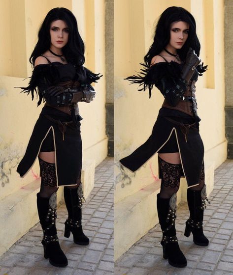 Yennefer (by Irina Sabetskaya) Yennefer Witcher Cosplay, Yennefer Cosplay, Renn Faire, Couple Cosplay, Yennefer Of Vengerberg, Jessica Nigri, Goth Women, Witcher 3, Reference Pictures