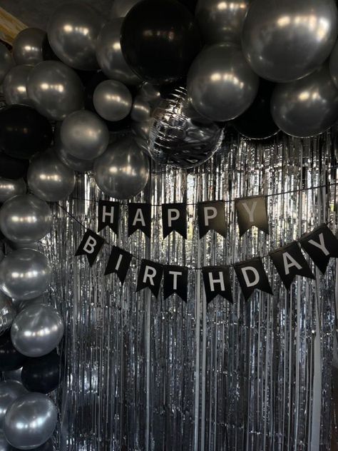 Birthday Aesthetic Decoration Ideas, Party Photobooth Aesthetic, Black White Decorations Party, 18th Birthday Inspo Aesthetic, Photobooth Birthday Party, 16 Aesthetic Birthday, Photozone Ideas Party, Happy Birthday Party Aesthetic, Bday Ideas Aesthetic