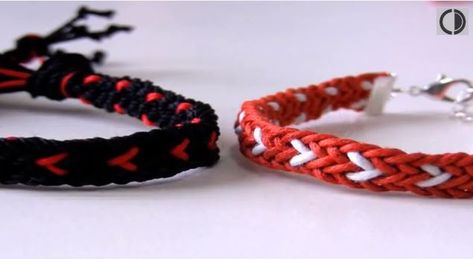 The Beading Gem's Journal: Hearts Kumihimo Bracelet Tutorial Using the Square... Kumihimo Patterns Tutorial, Flat Kumihimo Patterns, Flat Kumihimo, Kumihimo Tutorial, Free Jewellery Making Tutorials, Kumihimo Braiding, Kumihimo Jewelry, Kumihimo Patterns, Collars Diy