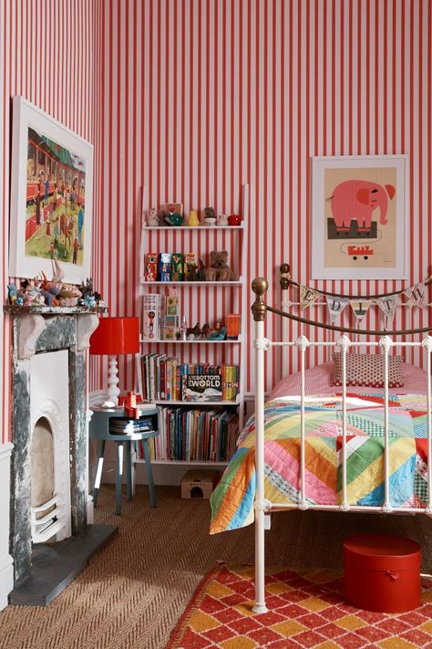 Victorian Country House, Kids Bedroom Design, Twin Bedroom, Eclectic Bedroom, Daughters Room, Striped Wallpaper, House Garden, Wallpaper Bedroom, Room Wallpaper