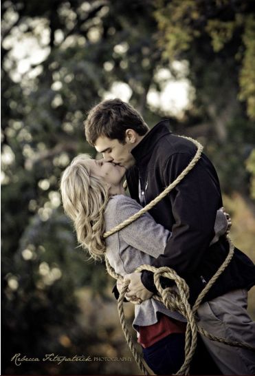 loveeee the lasso like they are "tying" the knot :) Pictures Engagement, Country Engagement, Engagement Picture, Engagement Pics, Engagement Poses, Photography Engagement, Wedding Engagement Photos, Tie The Knot, Book Ideas