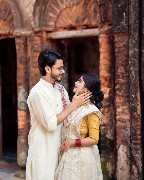 Couples Sketch, Bengali Couple, Kriti Shetty, Pre Shoot, Youtube Editing, Pre Wedding Photoshoot Outfit, Indian Couple, Bridal Photography Poses, Wedding Photoshoot Props