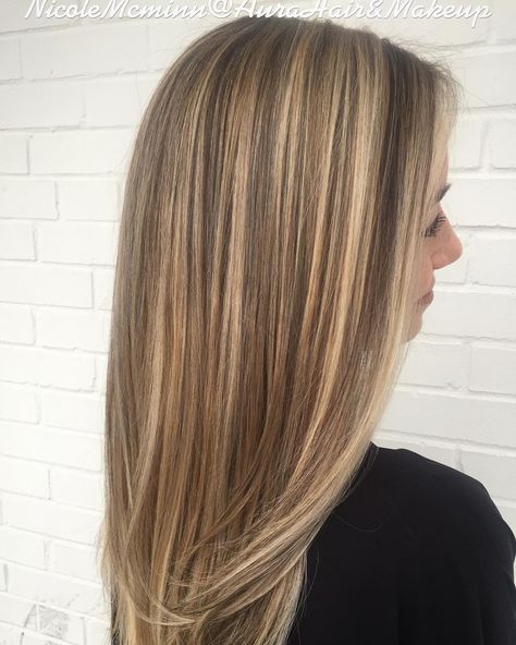 Hair Color Blonde With Lowlights, Blonde With Lowlights, Hair Color Blonde Highlights, Hair Highlight, Dark Blonde Hair Color, Highlights Lowlights, Hair Color Blonde, Brunette Hair With Highlights, Gorgeous Hair Color