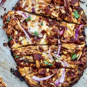 BBQ Chicken Bacon Flatbreads - Shredded Chicken Pizza, Chicken Flatbread Recipes, Bbq Chicken Flatbread, Best Pizza Dough Recipe, Flatbread Pizza Recipes, Bacon Pizza, Chicken Flatbread, Best Pizza Dough, Bbq Bacon