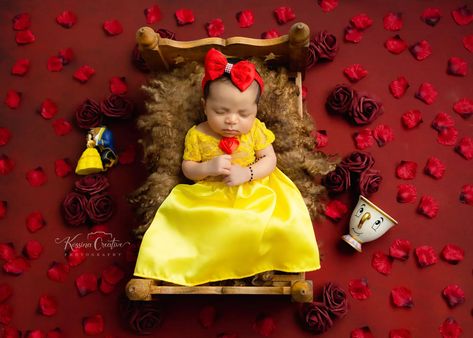 Newborn Girl - Kossina Creative Newborn Cake, Rose Ideas, Photoshoot Backdrops, 2 Months Old, 3 Month Baby, Newborn Shoot, Family Sessions, Baby Portraits, Baby Princess