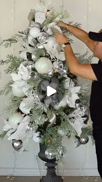 Ramon_at_Home on Instagram: "Let me show you how to decorate a #frosty GLAM Christmas tree in four easy steps. 
.
.
.
#christmastree #christmasdecorations🎄 #christmasdecor #christmas2024 #designer #decoration #decorations" How To Decorate A Christmas Tree Steps, Christmas Tree Ribbon Garland, Glam Christmas Tree, Backyard Bbq Party, Christmas Wreaths Diy Easy, Glam Christmas, Ribbon Garland, Tabletop Christmas Tree, Ribbon On Christmas Tree