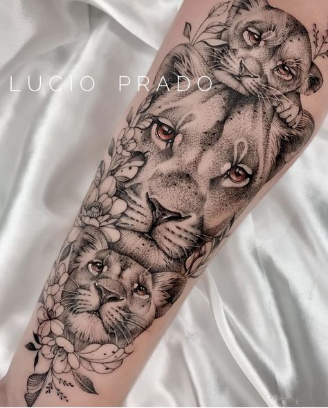 Lion King Mother Daughter Tattoos, Female Lion With Cubs Tattoo, Lioness And Cub Tattoo, Tattoo Leopard, Half Sleeve Tattoos Forearm, Arm Sleeve Tattoos For Women, Lioness Tattoo, Lion Tattoo Sleeves, Girl Face Tattoo