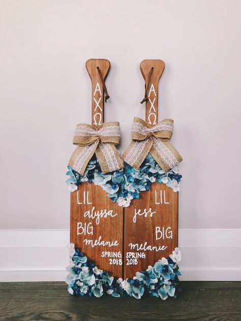 Gifts For Sorority Sisters, Gift Ideas For Sorority Sisters, Paddle Decor Ideas Sorority, Sorority Paddle Designs, Sorority Twin Paddles, Sorority Paddles Twins, Twin Sorority Paddles, Big And Little Paddles, Big Little Sorority Paddles