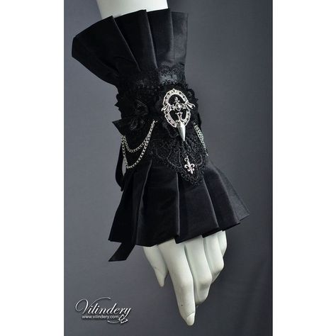 Big Cuff with Bat Wings and Chain Black Goth Victorian Bracelet,... ❤ liked on Polyvore featuring jewelry, bracelets, victorian bridal jewelry, cuff jewelry, victorian jewellery, wing jewelry and goth jewelry Vampire Style, Vampire Jewelry, Elegant Goth, Goth Victorian, Mode Steampunk, Victorian Bracelet, Jewelry Victorian, Goth Accessories, Black Goth