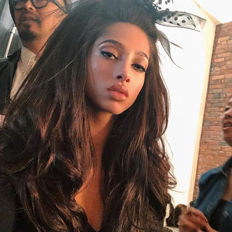 Yasmin Wijnaldum, Photoshoot Pics, Model Lifestyle, Model Aesthetic, Hair Inspo Color, Model Life, Pretty Woman, Her Hair, Beauty Women