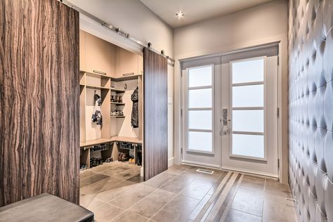 Mudroom Closet, Mud House, Mudroom Design, Laundry Mud Room, Entry Way, Home Reno, Home Staging, Aesthetic Room, Modern House Design