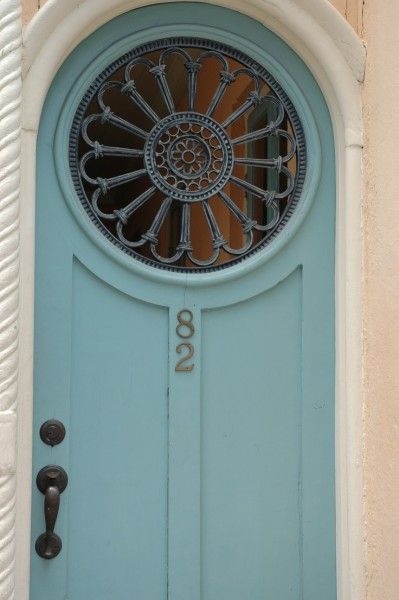 Charleston door - Love the Haint Blue Color! Description from pinterest.com. I searched for this on bing.com/images Door With Circle Window, Circle Window Exterior, Creative Doors, Circle Window, Decorative Doors, Haint Blue, Craftsman Bungalow, Acnh Ideas, Cool Doors