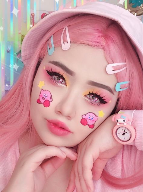 Instagram @kokoafranco #makeup #kirby #kawaii Kawaii Anime Makeup Looks, Kirby Face Paint, Kirby Makeup Look, Cute Makeup Looks Kawaii, Kirby Makeup, Anime Makeup Kawaii, Kawaii Makeup Looks, Dollcore Makeup, Kirby Cosplay