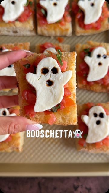 Melissa on Instagram: "BOOschetta👻

Welcome to episode 19 of @melissas_healthykitchen spooky eats series. Today it’s how to make a super easy appetizer idea for spooky season, BOOschetta👻Sure to be a crowd pleaser!

Save for later and follow along for more spooky eats!

Bruschetta ingredients:
2-3 Tbsp organic extra virgin olive oil
6 Roma tomatoes diced
3-4 garlic cloves minced
1/4 cup fresh basil + extra for topping
Salt + pepper to taste
1 Tbsp organic balsamic vinegar 
Optional: 1/3 cup freshly grated parmesan cheese

Additional ingredients:
Bread of choice (I used organic ciabatta bread)
Mozzarella cheese sliced
Garlic ghee or extra virgin olive oil 
Organic balsamic glaze

Instructions for bruschetta:
1. Dice your tomatoes and fresh basil, place in a bowl
2. Add olive oil, minced g Halloween Bruschetta, Super Easy Appetizers, Bruschetta Ingredients, Organic Extra Virgin Olive Oil, Ciabatta Bread, Halloween Dinner, Balsamic Glaze, Roma Tomatoes, Halloween 2024